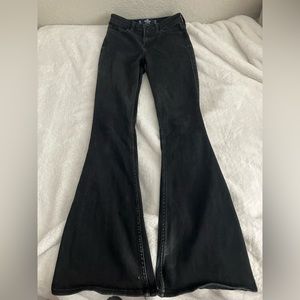 I’m selling black bootcut hollister pants, size 0